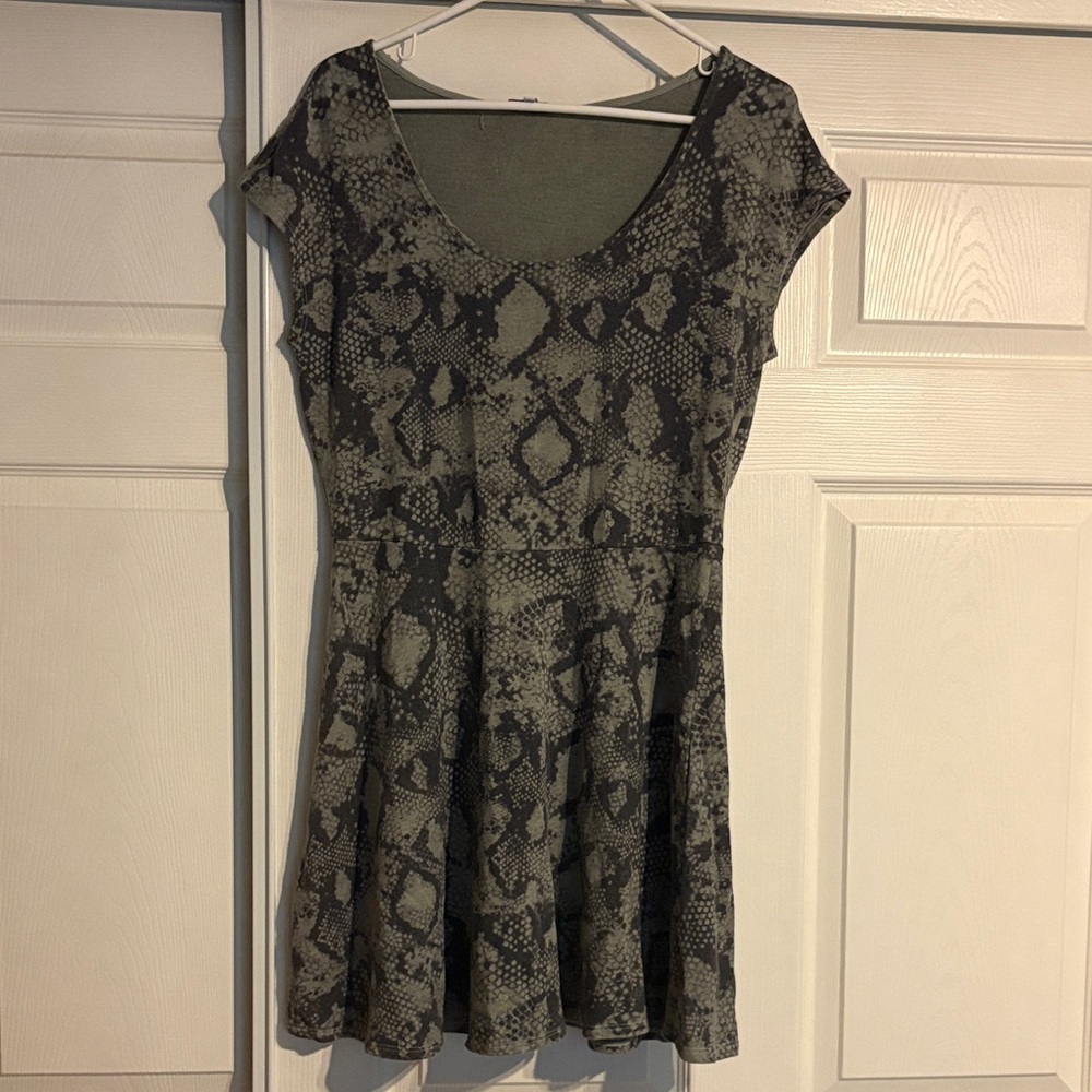 Splendid Snake Print Dress - L
